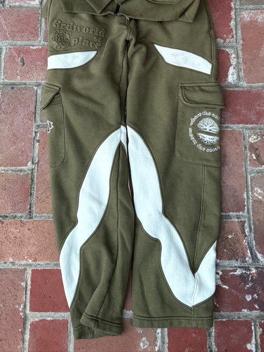 V2 CARGO SWEATPANTS [OLIVE GREEN/CREAM]