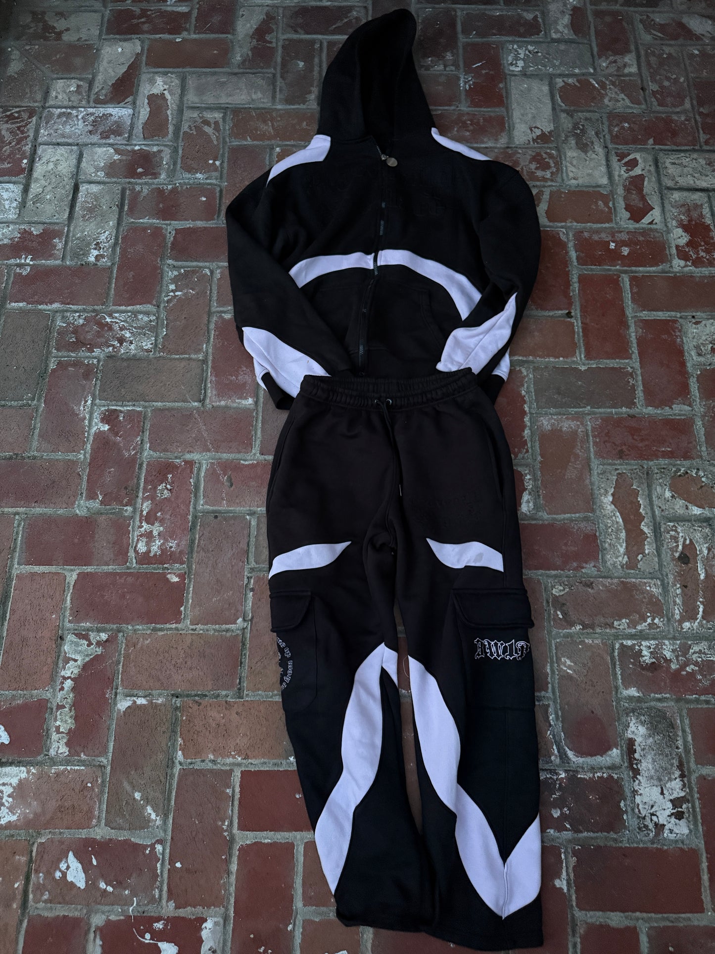 V2 CARGO SWEATPANTS [BLACK/SALMON PINK]