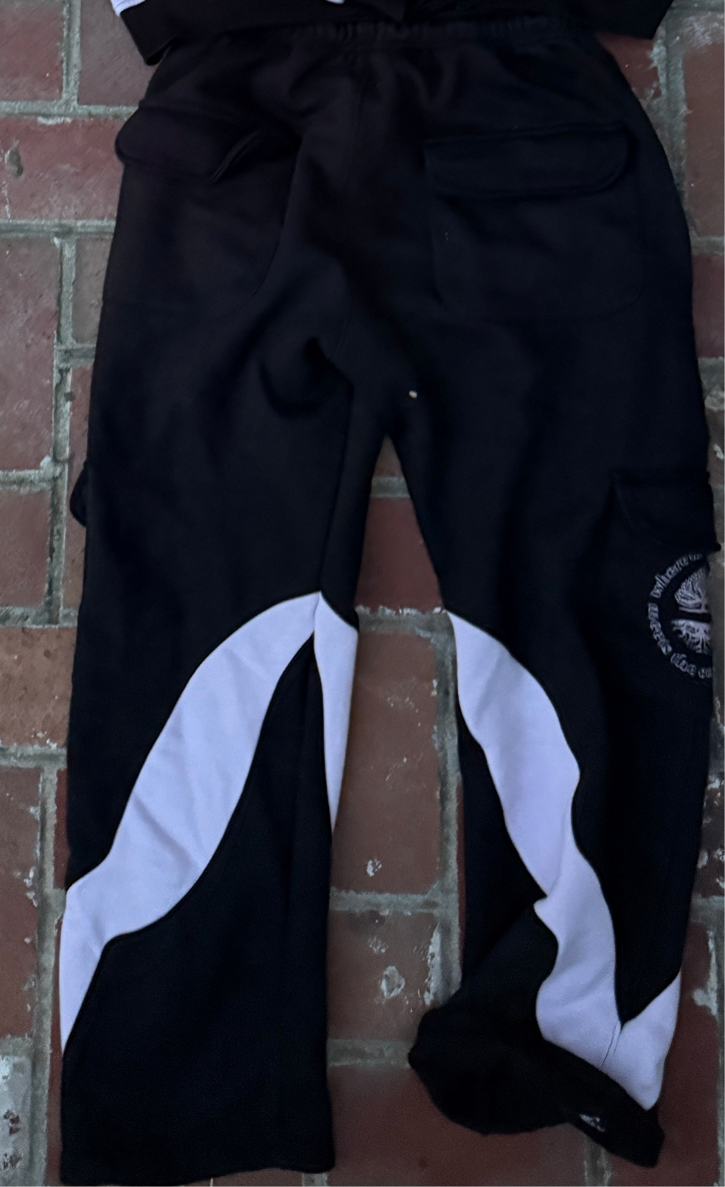 V2 CARGO SWEATPANTS [BLACK/SALMON PINK]